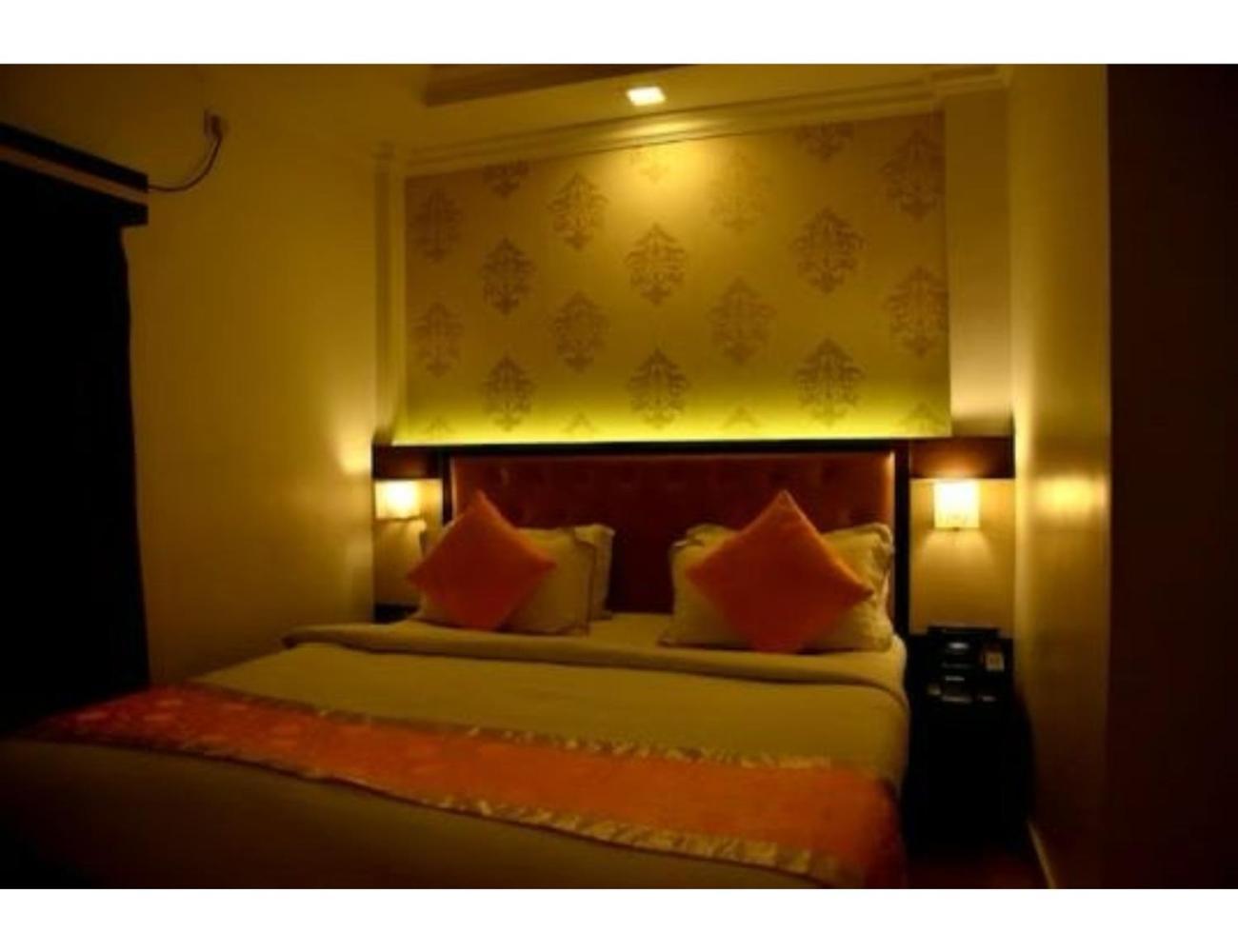 The Grand Krishna Luxury Hotel, Chikmagalūr Exterior foto